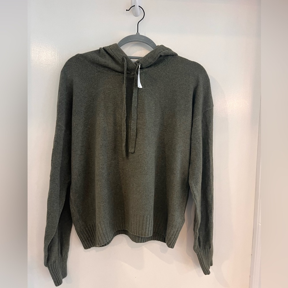 Gap green pullover sweater